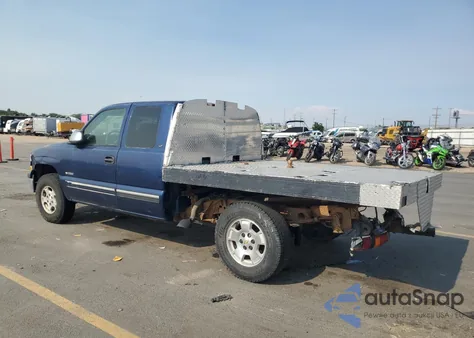 2000 Chevrolet Silverado K1500 from USA, damaged, VIN 2GCEK19T1Y1103558